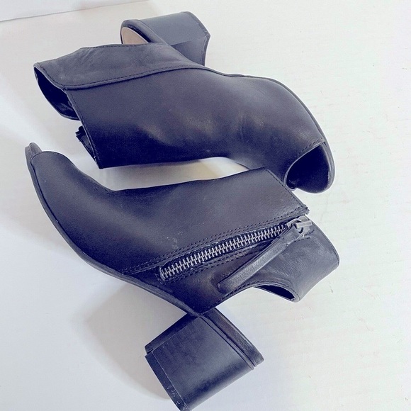 Sugar Rosetta Womens Black 6 M 1.5" Heel Block Style Sandals Shoes - Picture 1 of 12